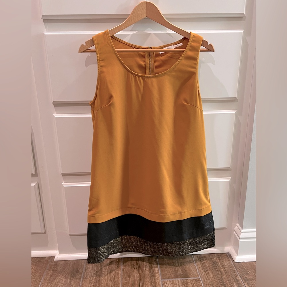 NWOT Blu Pepper Gold Color block dress
